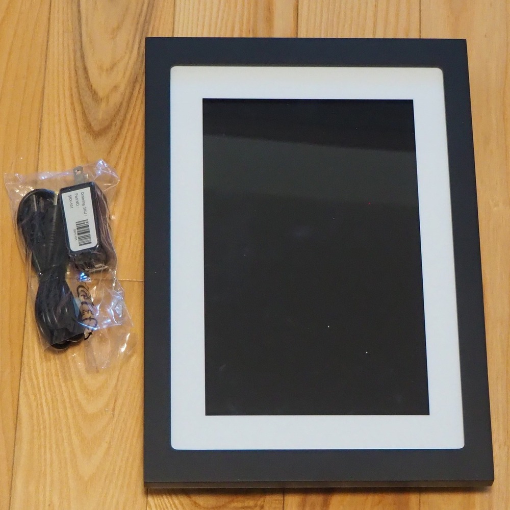Skylight 2 WiFi Touch Screen Digital 10" Picture Frame- Tested Works No Stand